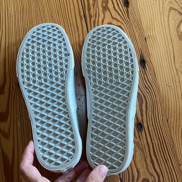 Like new llama Van shoes - Picture 2 of 4